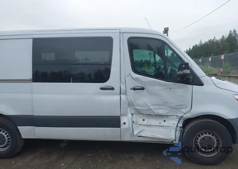 2021 Mercedes-Benz Sprinter 2500 Standard Roof I4 z USA, uszkodzony, nr VIN W1W40BHY3MT048107